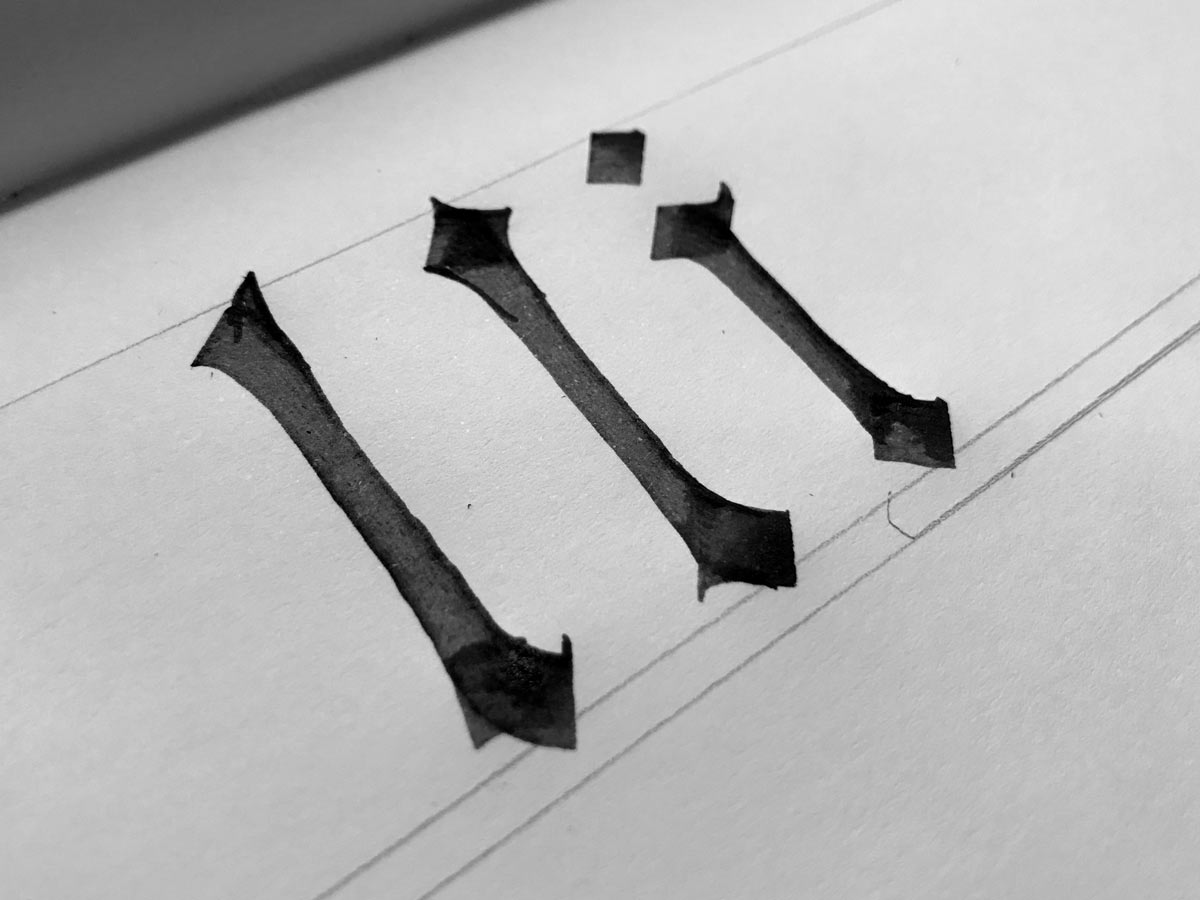 Stroke twisting with quad serifs