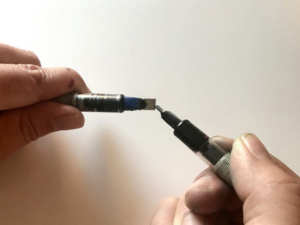 Touch the nibs of two Pilot Parallels to blend their colors